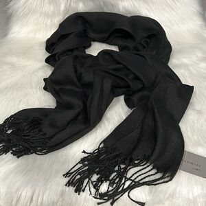 🌷NET Fashion Sooo Soft Scarf NWT